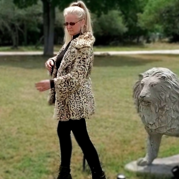 Gorgeous Rabbit Fur Coat with Bobcat Print sz Sm - Picture 6 of 17